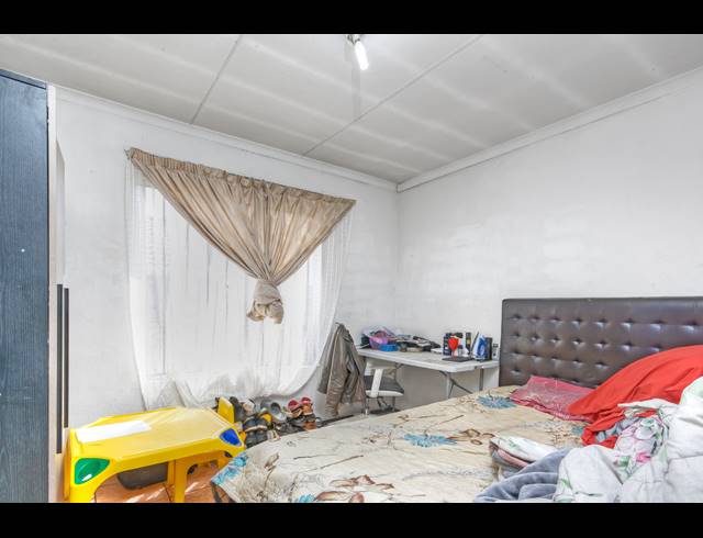 3 BEDROOM HOUSE FOR SALE IN COSMO CITY